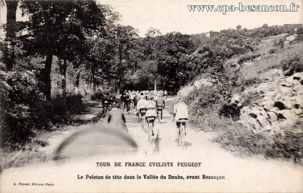 TOUR DE FRANCE CYCLISTE PEUGEOT - Le Peloton de tête dans la Vallée du Doubs, avant Bezançon